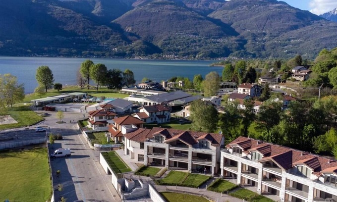 Colico Piano Apartment | Sole & Luna @ Lago Dorato, Luxury, Infinity Pool, Lake & Mountain Views.