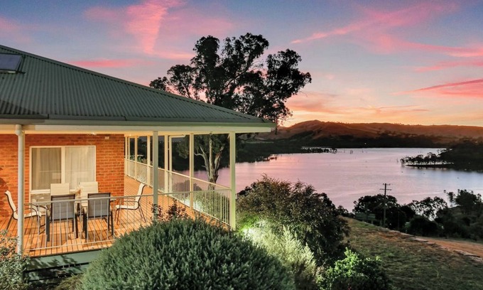 Bonnie Doon House | Someplace Else - Snow Time!