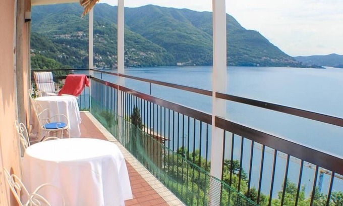 Pognana Lario Apartment | Sonia Musica Aperol Holiday Apartment with Lake View