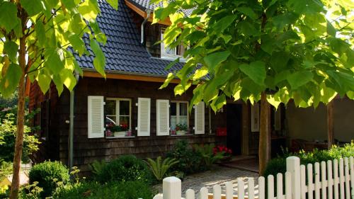 Nagold Apartment | Sonnige 2-Zimmer Wohnung mit Terrasse und Garten