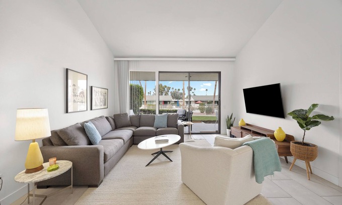 Sunrise Villas Condo | Sonora Oasis - Renovated Luxe Ground Level Condo at Sunrise Villas
