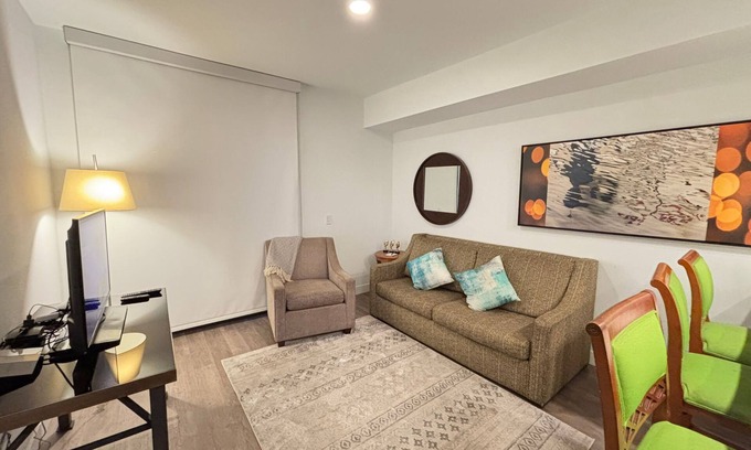 Koreatown Hotel | Sophisticated 1-Bedroom Apart-Hotel near Downtown LA, Koreatown