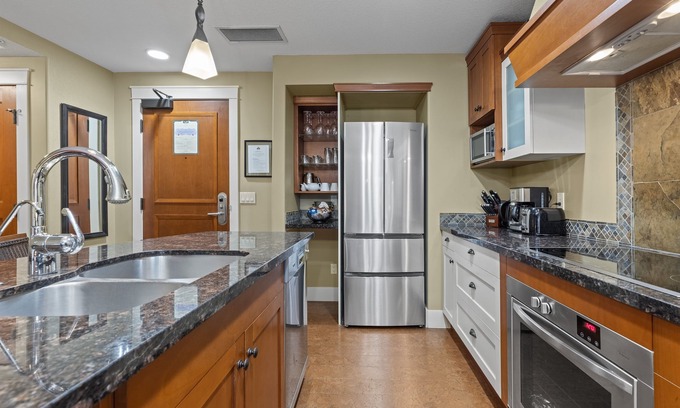 Canmore Condo | Sophisticated Mountain Condo – Pool & Hot Tub