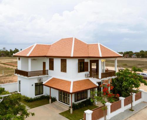 Santuk Villa | Soriya VILLA by Amatak