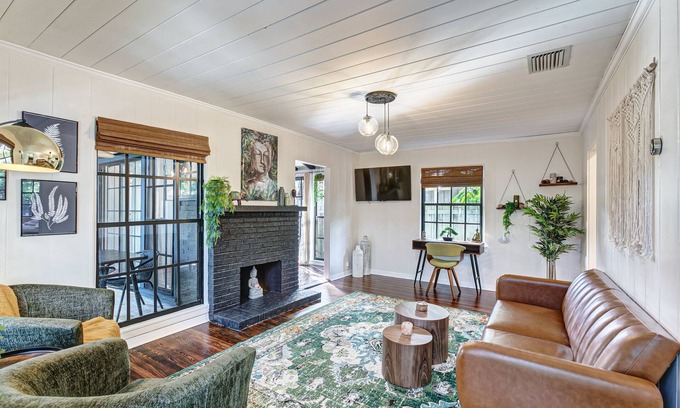 Southside House | SoSo Bamboo Bungalow - Cozy, Private Zen Retreat