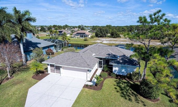 White Marsh House | South Bound | Waterfront | 3 Bed, 2 Bath