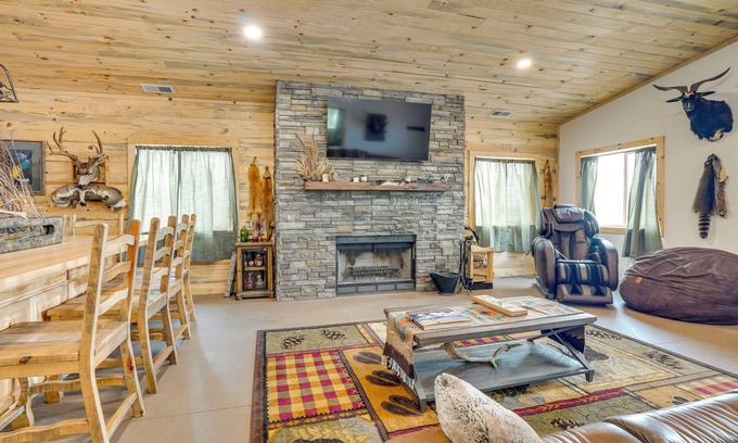 Fedora Cabin | South Dakota Nature Getaway w/Hot Tub