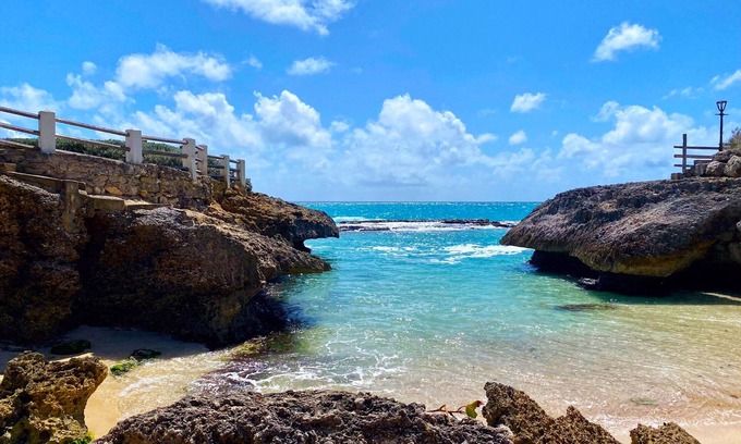 Long Bay House | South-easterly Sea view villa with pool