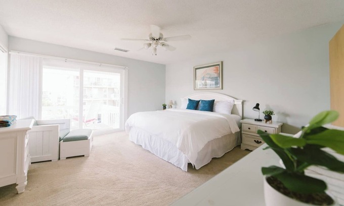 South End House | South End Sunset - Stones throw from Ocean & Sound