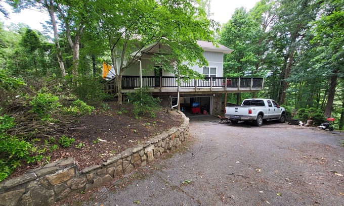 Bristol House | South Holston Retreat