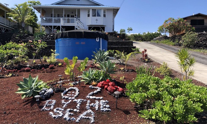 Captain Cook House | South Kona House with Spectacular Ocean View