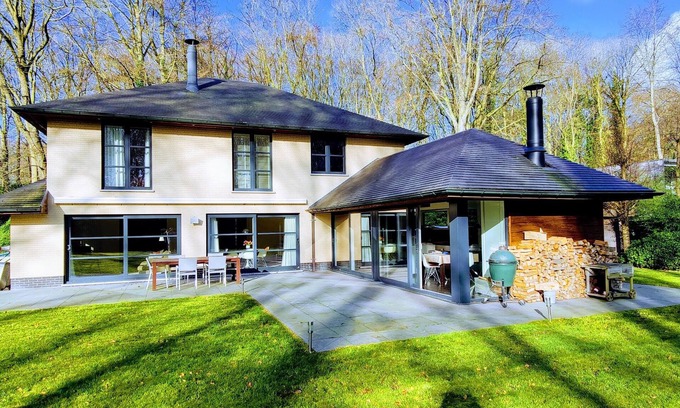 Sint-Andries Villa | South orientated contemporary villa