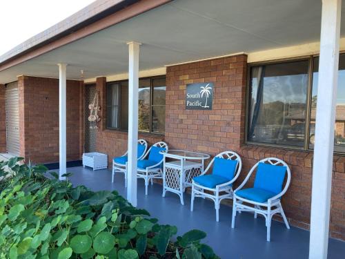 Scotts Head House | South Pacific