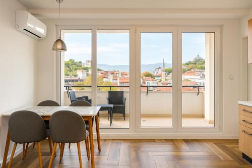 Plovdiv Center Apartment | South Panoramic Apartment in the art district of Kapana
