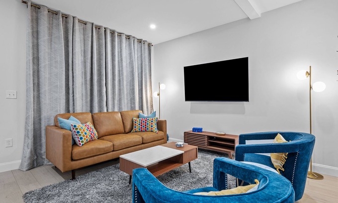 South Side Slopes House | South Slopes Home /Great for longer stays!