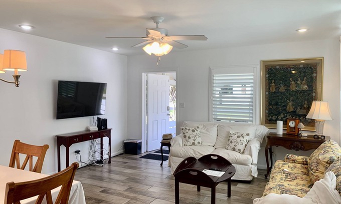 Port Tampa City House | South Tampa Macdill AFB area - 15 minutes to downtowns Tampa and St. Petersburg!