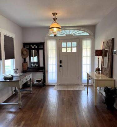Monte Vista House | Southern Comfort 4 Bedroom Cottage