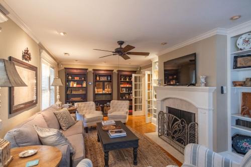 East Midtown House | Southern Elegance in Heart of Memphis