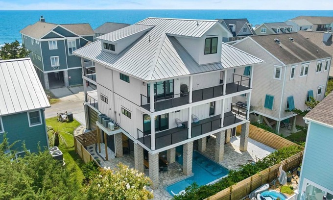 Pawleys Island House | Southern Malibu 6 Bedroom Vacation Home