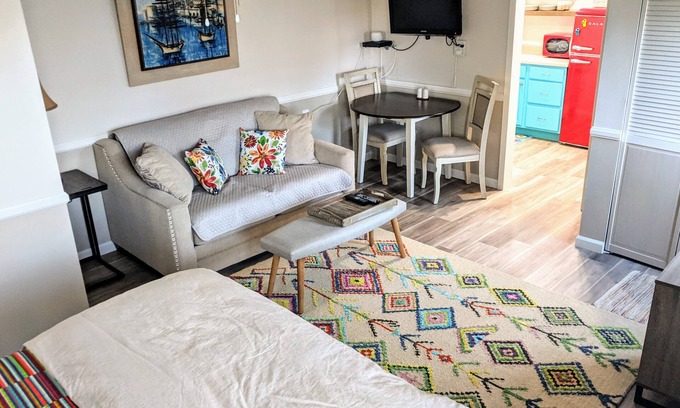 Lompoc Cottage | Southside Garden Cottage