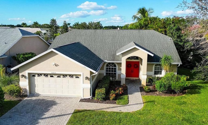 Crown Pointe House | Sovanita House Naples, FL