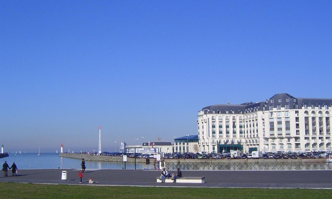 Trouville-sur-Mer Apartment | SOWELL RÉSIDENCES Le Port