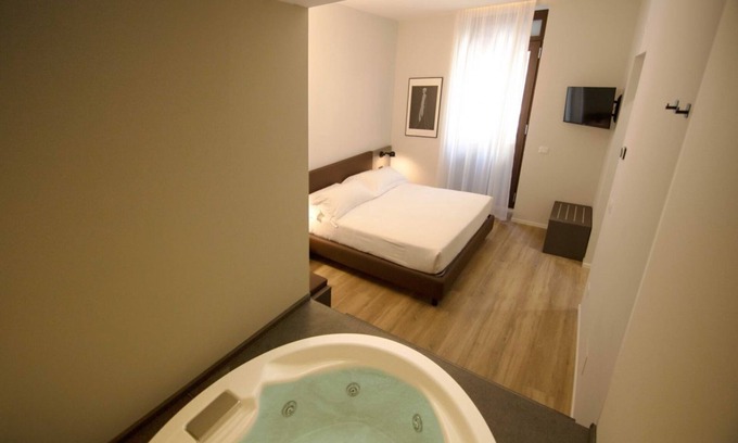 Brindisi Histotic Center Apartment | SPA Suite with jacuzzi and kitchen | Palazzo Bellocchi - Brindisi City Center