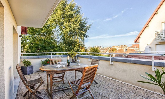 Merville-Franceville-Plage Apartment | Spacious apartment 70m², pool, parking, near beach and shops