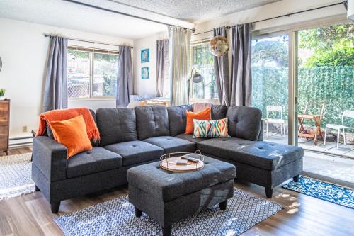 Broadway Apartment | Spacious 1 Bed + Studio/Free Parking/Zen Patio