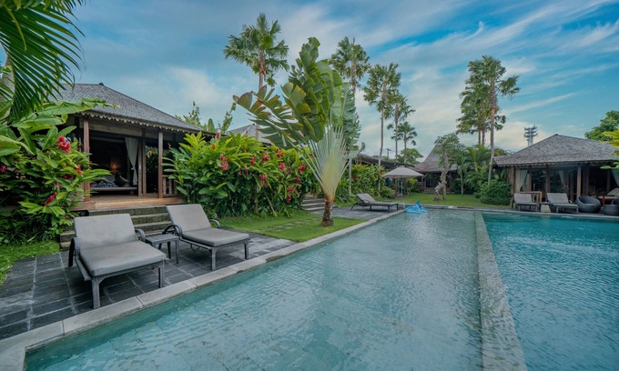 Banjar Semer Villa | Spacious, 10 Bedroom Villa near Canggu Area