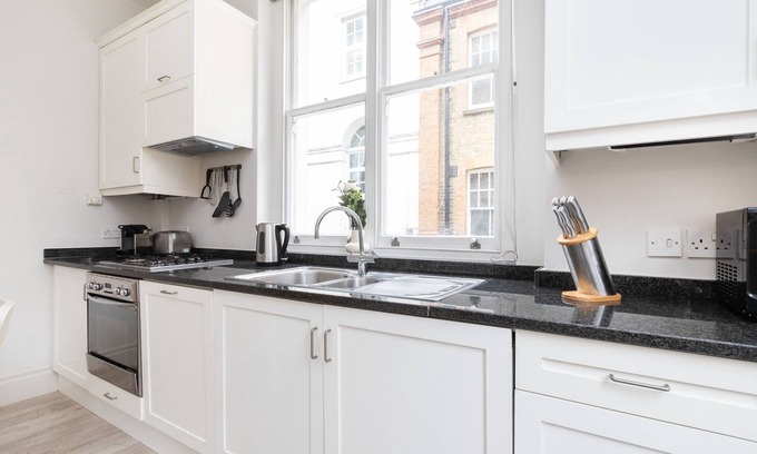 Holborn and Covent Garden Apartment | Spacious 1BR in the Heart of Holborn