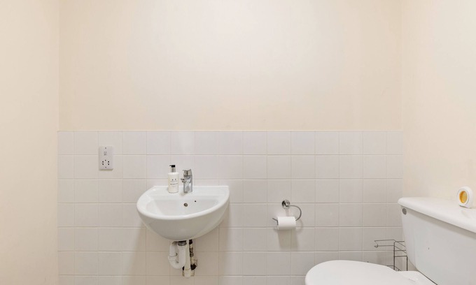 Glyndon Apartment | Spacious 2 Bed Apartment