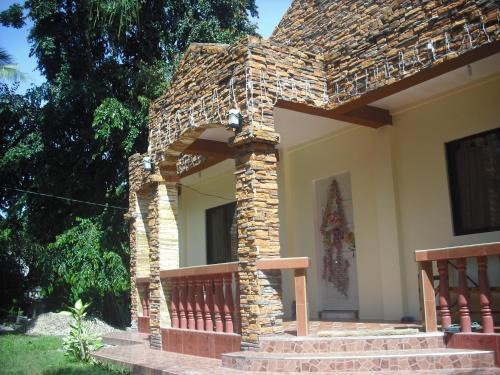 Bantayan Island House | Spacious 2 bed bungalow in Baod fishing village