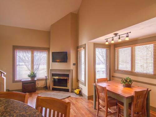 Thompsonville Apartment | Spacious 2 Bed Condo at Crystal Mountain Resort