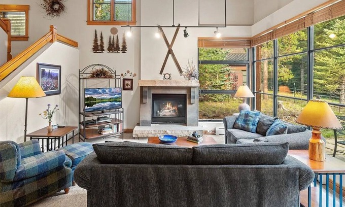 Keystone House | Spacious 2-bedroom 2.5 Bath Townhome Walking Distance to World Class Skiing!