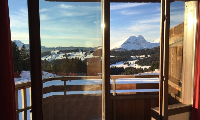 Avoriaz Apartment | SPACIOUS 2 BEDROOM APARTMENT FOR 5 people BEAUTIFUL OPEN VIEW