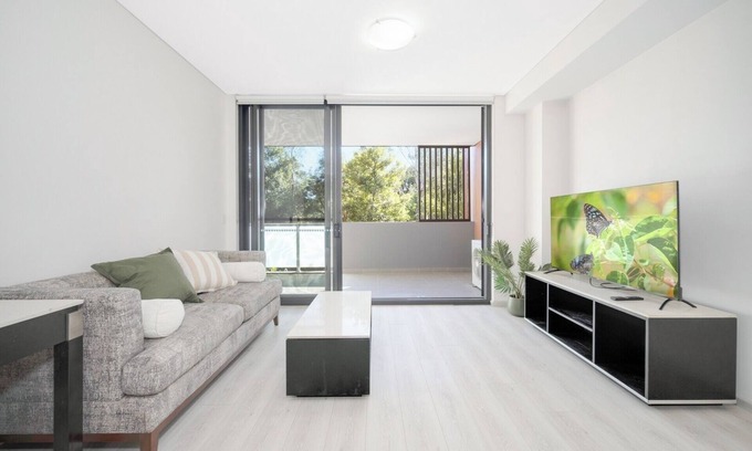 Rouse Hill Apartment | Spacious 2 Bedroom Apt with Parking in Rouse Hill