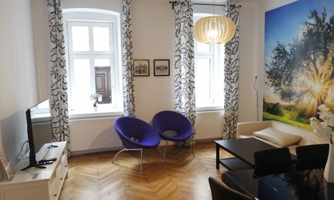Funfhaus Apartment | Spacious 2 bedrooms Apart near Schönbrunn