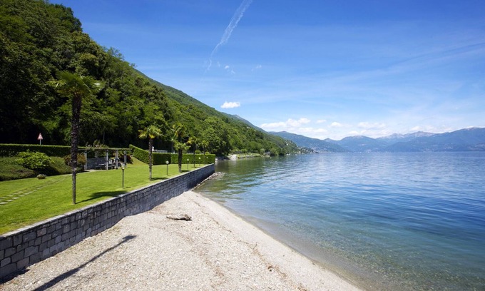 Ghiffa Apartment | Spacious 2-room apartment with dream view and private beach directly by the lake