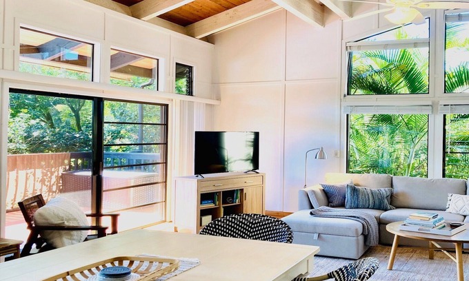 Kaiulani Apartment | Spacious 2-Story, Views, Pool, Near Hanalei!