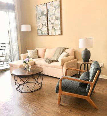 Del Rey Apartment | Spacious 2B 2B Pool View Loft Apartment in Marina Del Rey