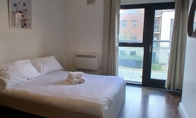 Haroldʼs Cross Apartment | Spacious 2Bed Aparment-Only15Minutes to City