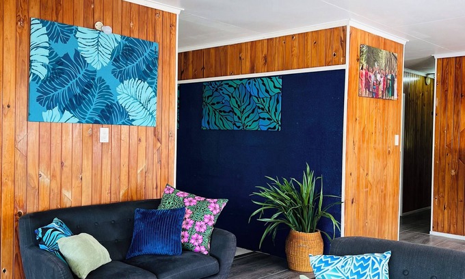 Apia House | Spacious 3 BDRM family holiday home, 10min to town, AC available!