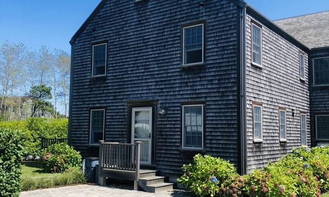 Nantucket House | Spacious 3 bed 3 bath home with optional Jeep rental