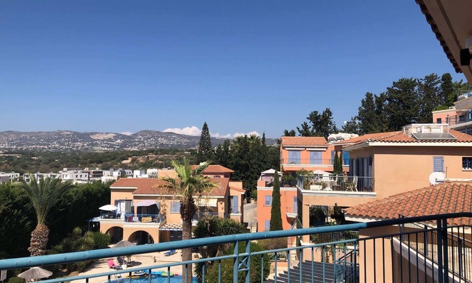 Chlorakas Villa | Spacious 3-Bed Villa, 5-Min Walk to St George's Beach – Perfect for Families!