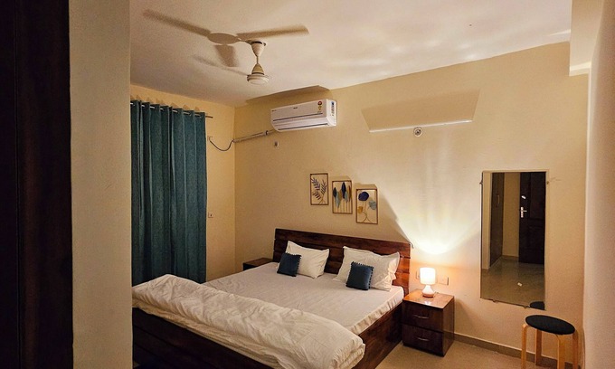 Mohangarh Apartment | Spacious 3-bedroom apartment with AC, WiFi and Kitchen in Posh area of Lucknow