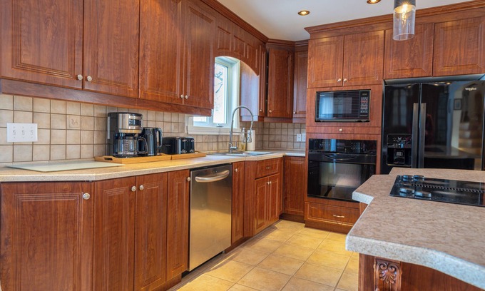 Granby House | Spacious - 3 bedrooms house in Granby, Quebec