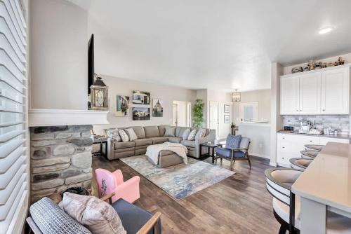 De Pere House | Spacious 3-BR Home near Lambeau