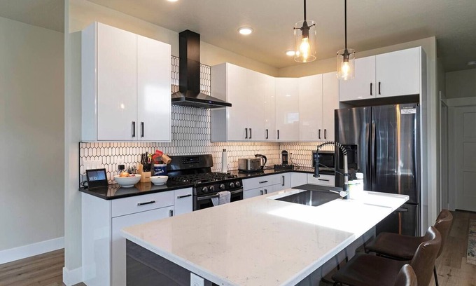 Riverfront House | Spacious, 3 story townhome with Mountain Views!