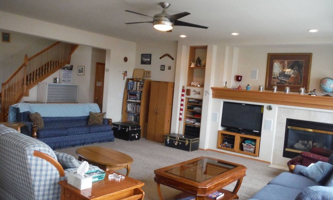 Northgate House | Spacious 3500 Sq Ft Happy Home for your Cadet and Family 1 mile from USAFA!